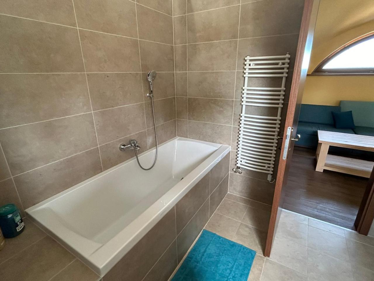 Borbora Borhaz Villa Vászoly Kültér fotó